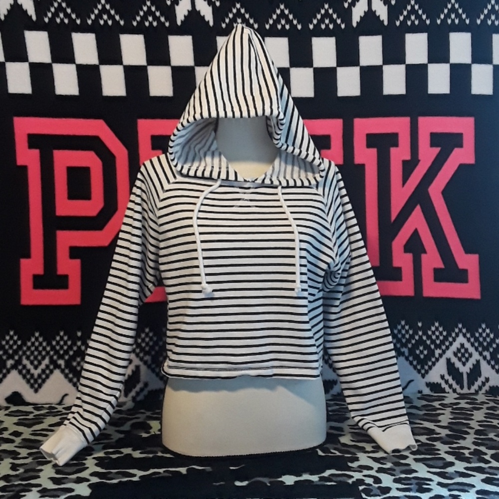 FOREVER 21 Crop Top Hoodie